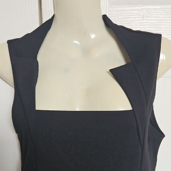Elegant Black Sleeveless Top - Picture 8 of 16